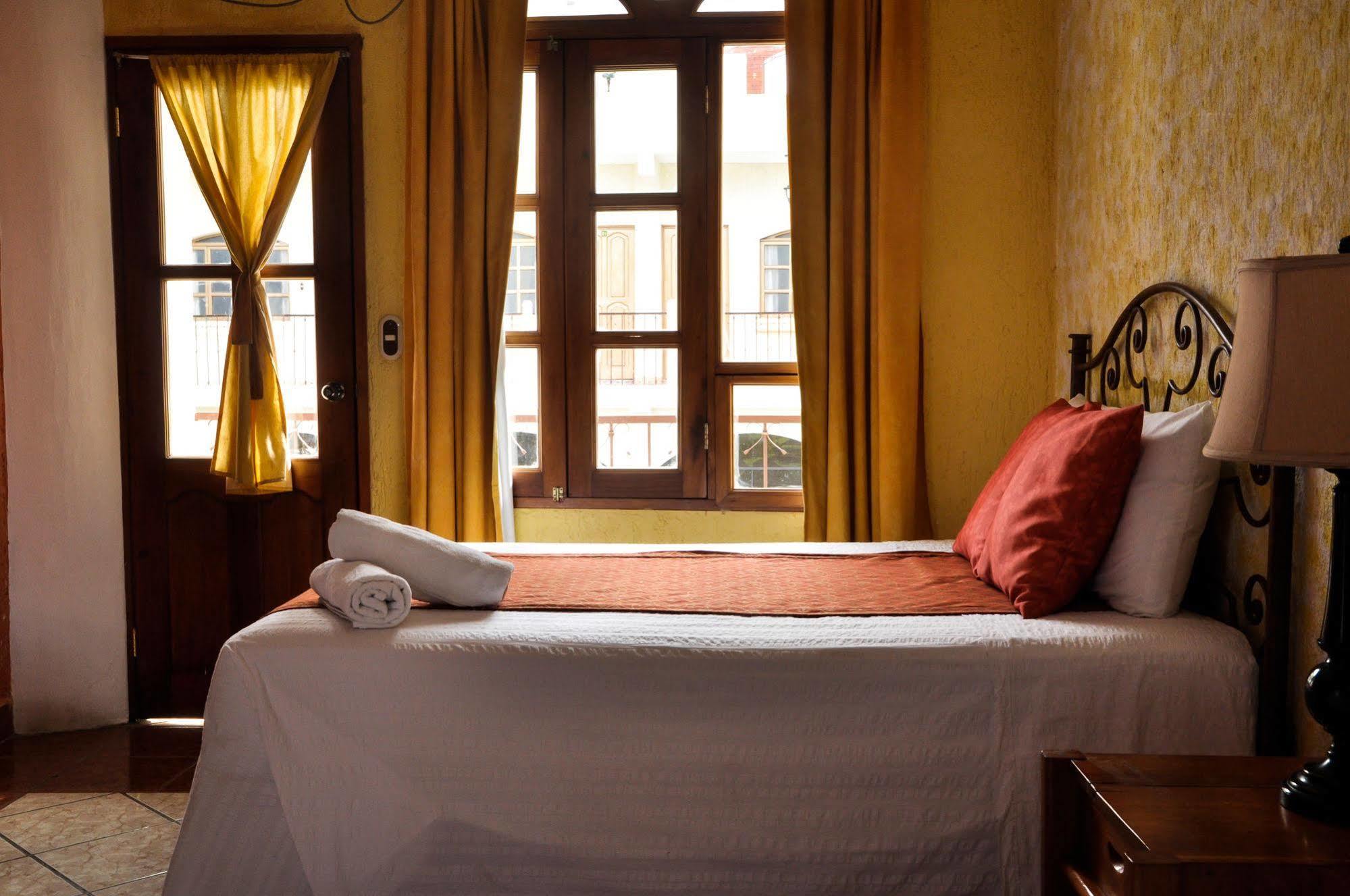 Hotel Quinta Maya Flores Eksteriør billede