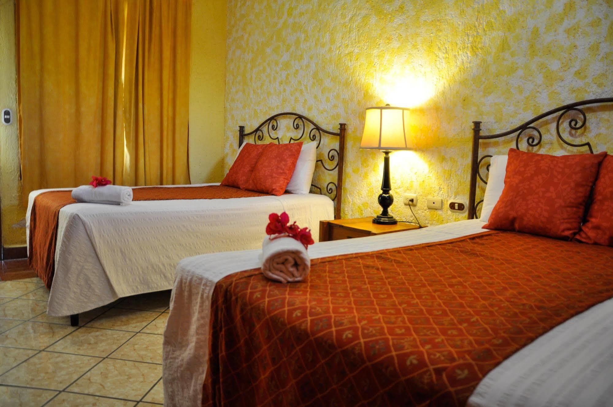 Hotel Quinta Maya Flores Eksteriør billede
